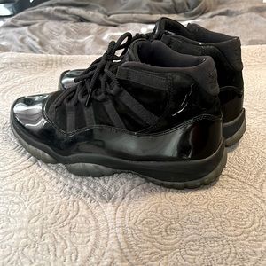 Jordan cap and gown 11s
